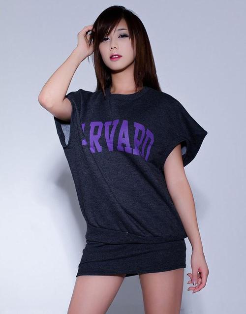 被同学盯上的巨乳妈妈