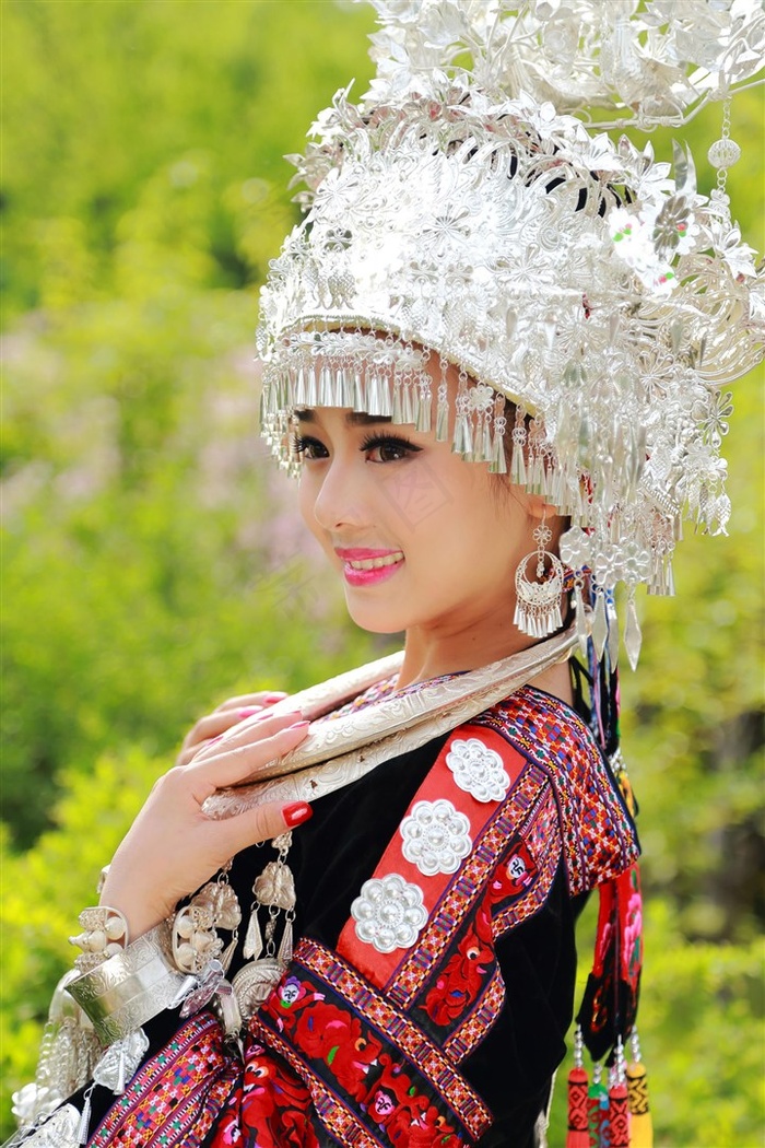 吃奶摸下激烈视频无遮挡