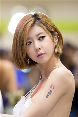 吻戏脱戏解内衣